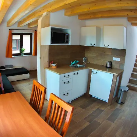 Apartmanovy Dum 13 Rodinny Lägenhet Seč