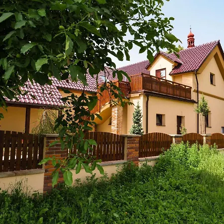 Apartmánový Dům 13 Rodinný